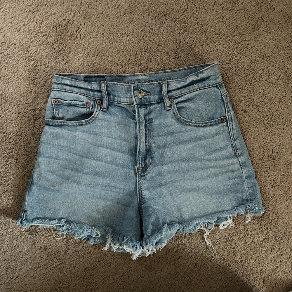American Eagle 90s Boyfriend Shorts